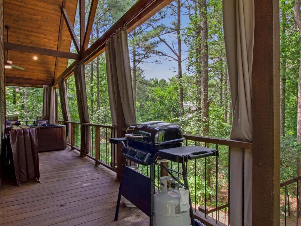 Stunning Luxury Cabin W Hot Tub And Fire Pit Holy Shiplap Is Perfect Romantic Couples Getaway Broken Bow Exterior photo