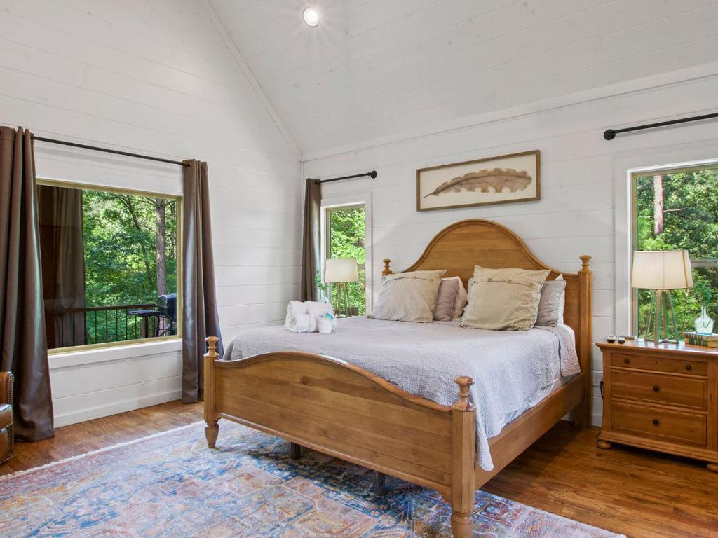 Stunning Luxury Cabin W Hot Tub And Fire Pit Holy Shiplap Is Perfect Romantic Couples Getaway Broken Bow Exterior photo
