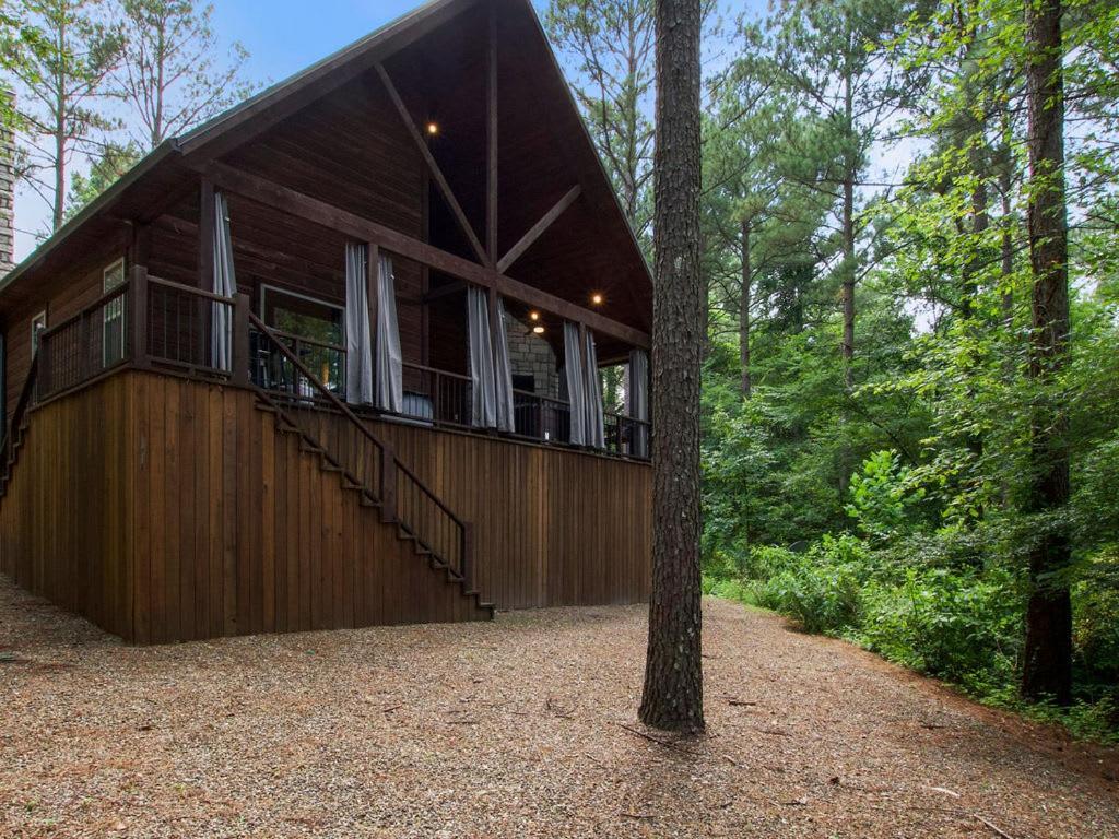 Stunning Luxury Cabin W Hot Tub And Fire Pit Holy Shiplap Is Perfect Romantic Couples Getaway Broken Bow Exterior photo