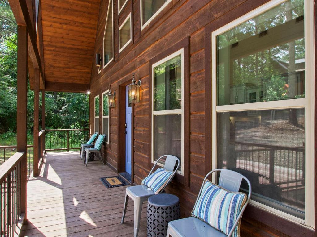 Stunning Luxury Cabin W Hot Tub And Fire Pit Holy Shiplap Is Perfect Romantic Couples Getaway Broken Bow Exterior photo